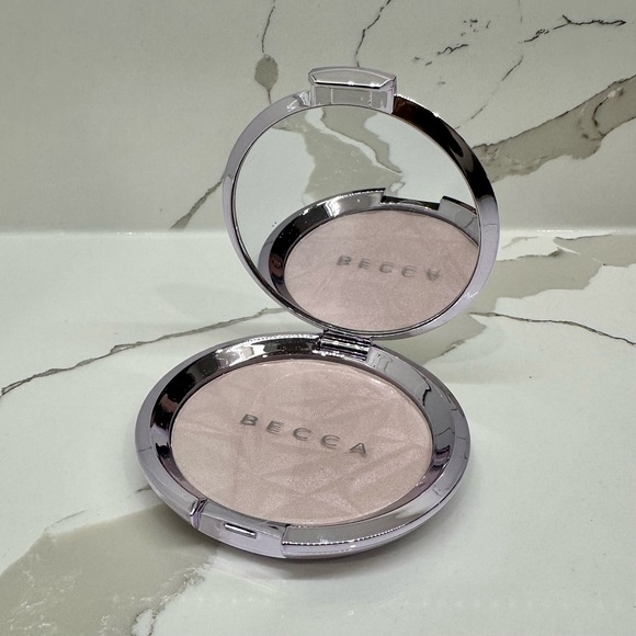 Becca Shimmering Skin Perfector Prismatic Amethyst Pressed Highlighter - Picture 7 of 11